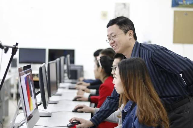 数字媒体应用技术学什么的前景如何？数字媒体技术的应用领域哪些