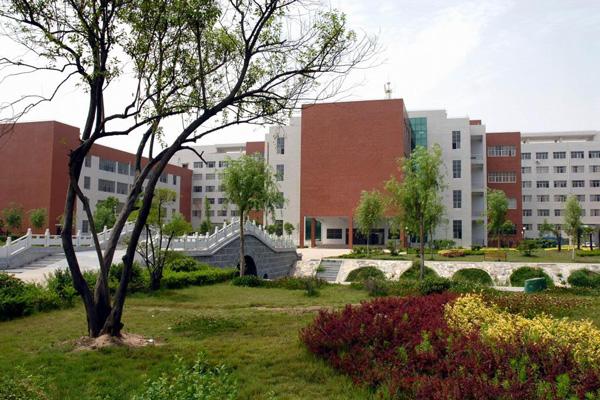 河南经贸职业学院学费多少排名第几？优势专业有哪些宿舍条件好吗
